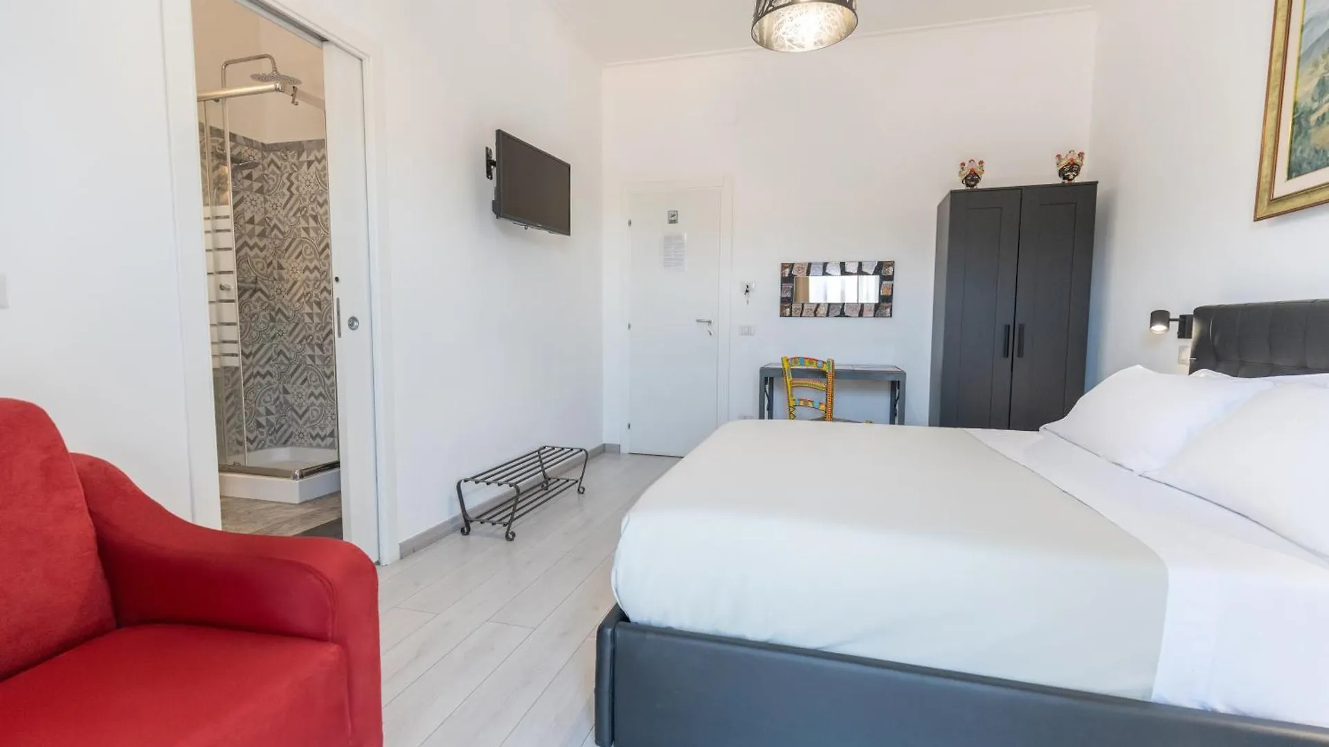 Catania Over Time - Tourist Rooms 0*,